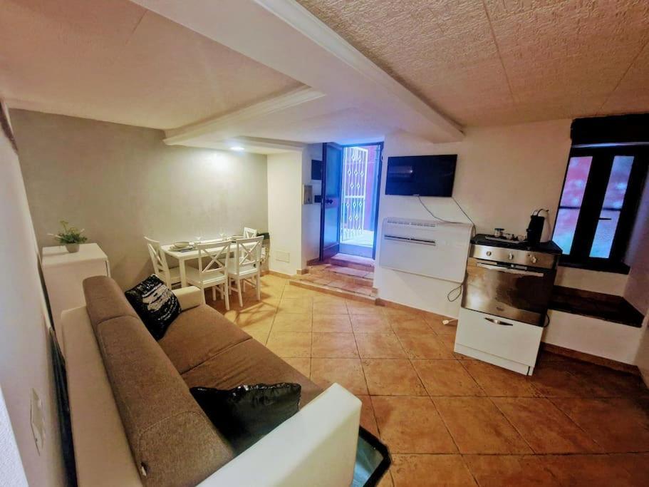Casa Vacanza Castello Кальярі Екстер'єр фото